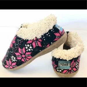 Toms girls house slippers